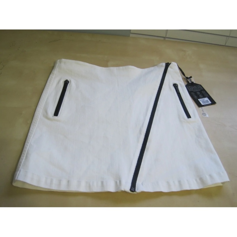 Anatomie Sammy ladies small white skirt black zip new
